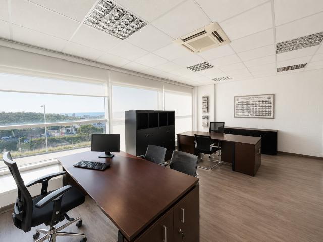 Nave industrial representativa situada en el Polígono Indust. m² Badalona