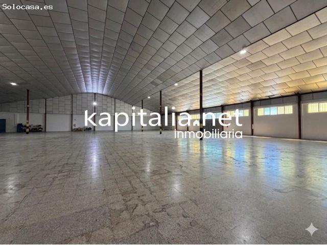 Nave junto Avenida del textil