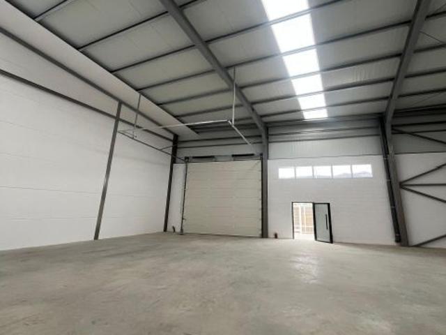 NAVE 2 INDUSTRIAL EN ALQUILER EN AV DEL TREINTA