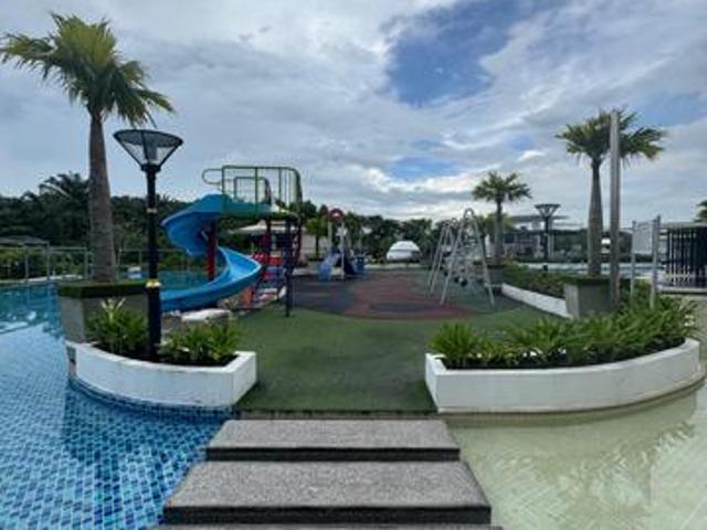 Navens Alma Corner Unit Cash Out 40k With Full Loan Freehold