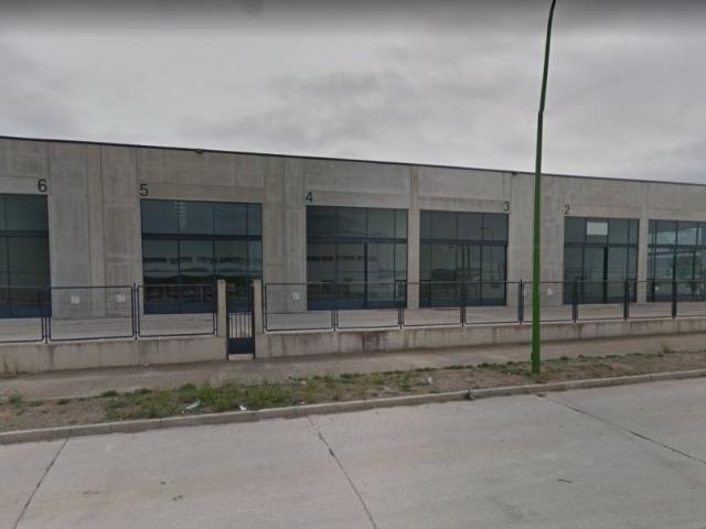 NAVES COMERCIALES CON ESCAPARATE