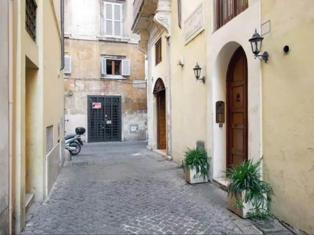 Navona secret suite Cribmed