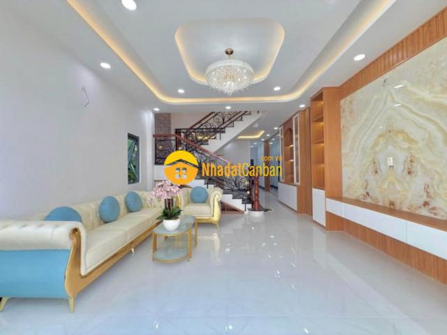 Nay lên hàng dt hơn 100m2 xe hơi nằm nhà, shr chính chủ, giá cực hời