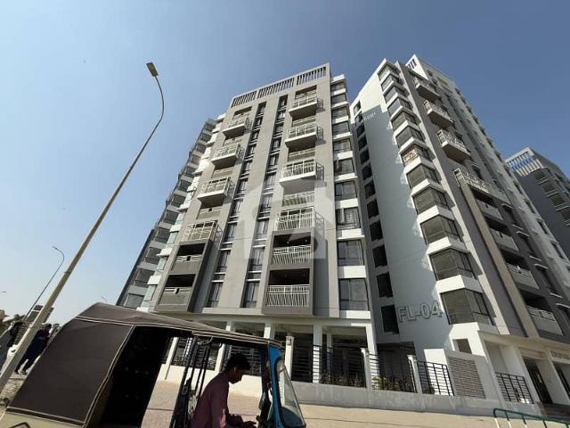 Naya Nazimabad Luxurious Apartment Instalment Plan Available 5 Rooms + 3 Bed D/ + Extended Terrace + West Open + Park Face + Corner + 100ft Road Facing + Globe Roundabout Facing + Most Premium Location