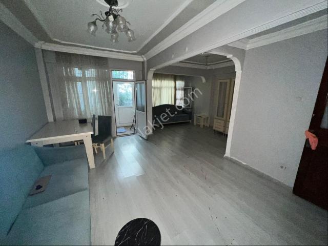 Naz Emlaktan Gazi Caddesine Yakın 1+1 Kiralık Daire
