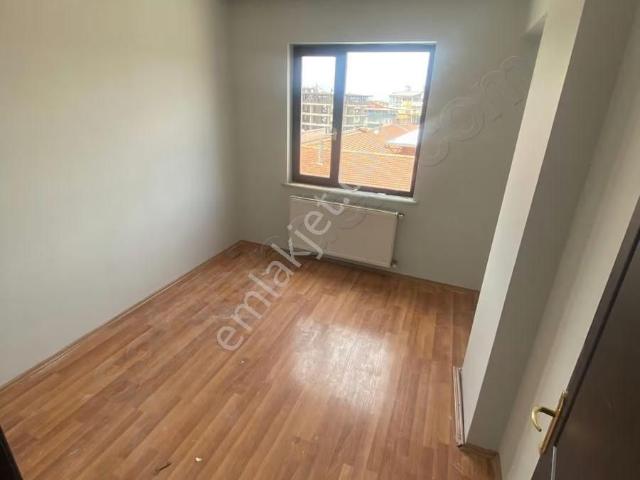 Nazif'den Fırat Mahallesinde Satılık 6+1 Düblex Daire