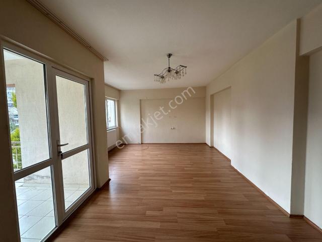 Nazilli Belediye Konutlarında Doğalgazlı Kiralık 3+1 Daire