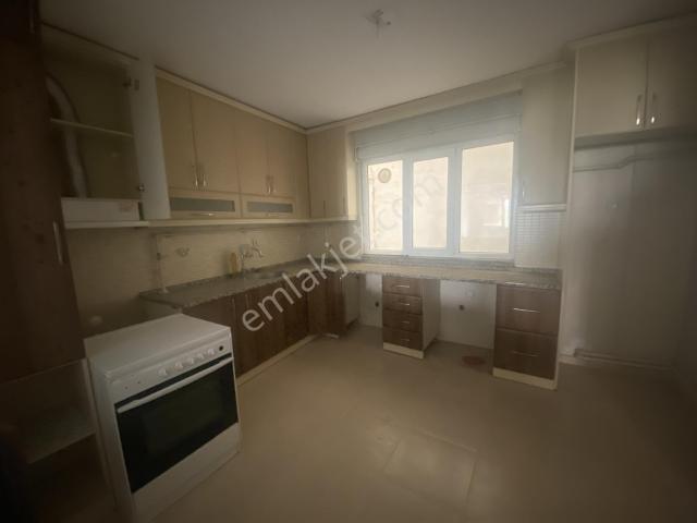 Nazilli Perşembe Pazarı İçinde Kiralık 3+1 Doğalgazlı Daire