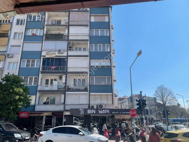 Nazilli Sağlık Cad.çarşı merkezde Doğal Gazlı 3+1 Kiralık Daire