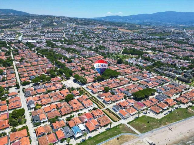 Nazilli Sitesi Nde Denize Yakın Ön Sırada Bahçeli Yazlık Ev