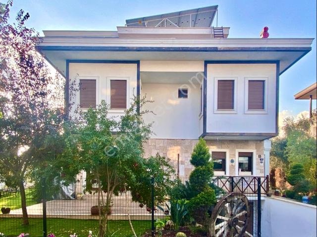Nazilli'nin En Elit Sitesinde Rüya Gibi Bir Villada Oturmak İster Misiniz ?