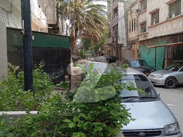 Nazimabad Block 2. D. Corner Demolition House For Sale. Nazimabad Block 2