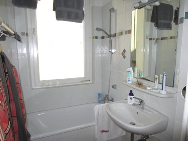 Nbg Gostenhof 3 4 Zimmer Wohnung, Altbau, Holzböden, Stuck, VIEL LICHT, VIEL RUHE für 1 bis 2 Pers