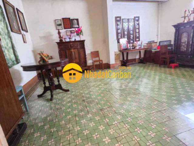 Ngã 6 lý thái tổ hẻm thông ra đường 32 ngang 8 x 12 kết cấu trệt lầu chỉ 15 tỏi