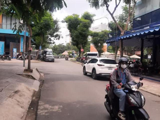 Đặng thùy trâm hẻm xe tải cách đại học văn lang 100m
