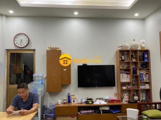 Ngọc lâm nhà 3 tầng gần phố diện tích 42m chỉ 3.2 tỉ