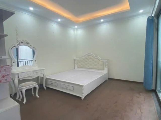 Ngả Em Nó Đi Lấy Chồng Ạ. Gia Đình Em Chuyển Công Tác Cần Bán Luôn Căn Hộ DT 39m2. 4 Tầng Nhỉnh