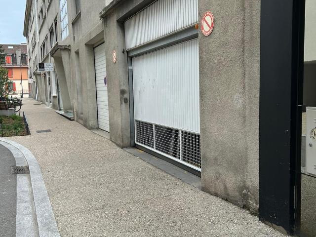 NG IMMO VOUS PROPOSE À LA VENTE UN GARAGE FERMÉ