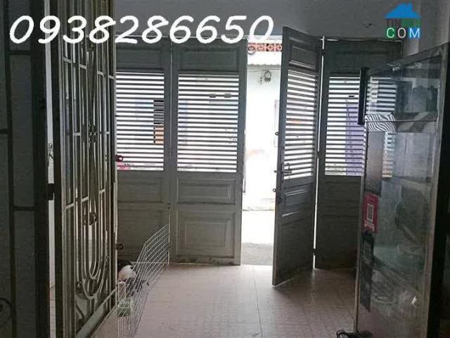 Ngộp bán gấp chỉ 5,140 tỷ tl, dt  80m2 Full thổ cư SHR 4m x20m, Nhà 2 Tầng đang cho