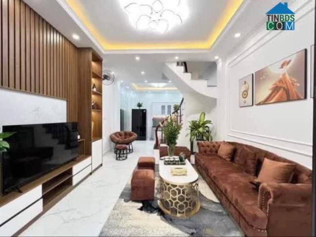 Ngô Gia Tự Nhà Dân Xây – Gần Ô Tô – Tiện Ích Đầy Đủ – Nội Thất Đẹp Ở Sung Sướng 2 Mặt Thoáng