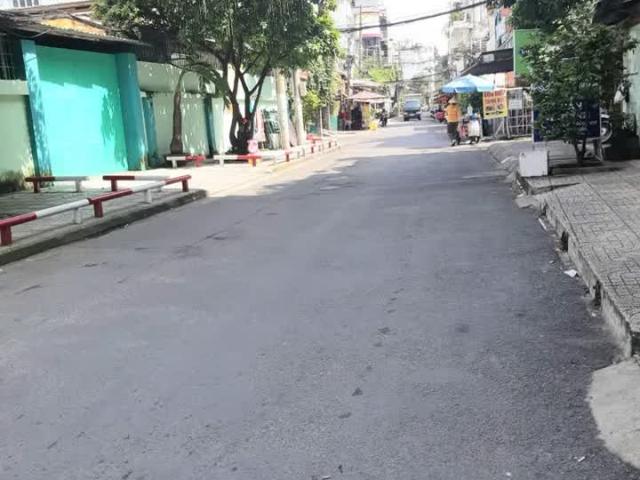 Ngay Big C Quận 10, 36m2 nở hậu, 2 tầng đúc, hẻm xe hơi chỉ 8.4 tỷ