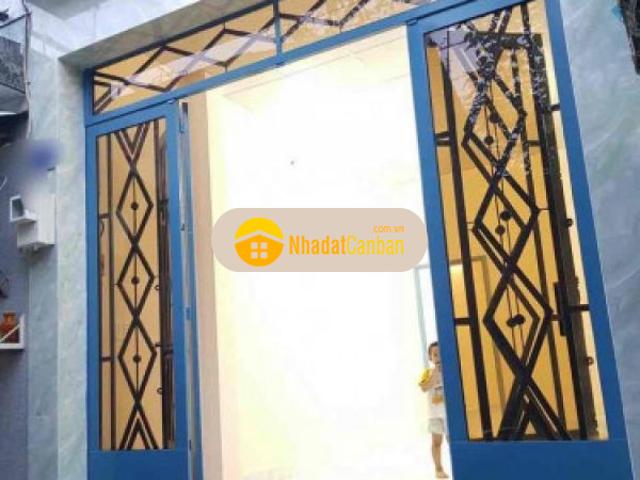 Ngang 3m25 nở 3m5 dài 11m hem 3m5 cách mt 10m