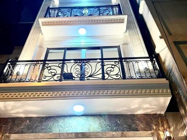Nguyễn Chí Thanh 42M2 6 Tầng Thang Máy Nhà Mới Ô Tô Đỗ Cửa Giá 15,7 Tỷ