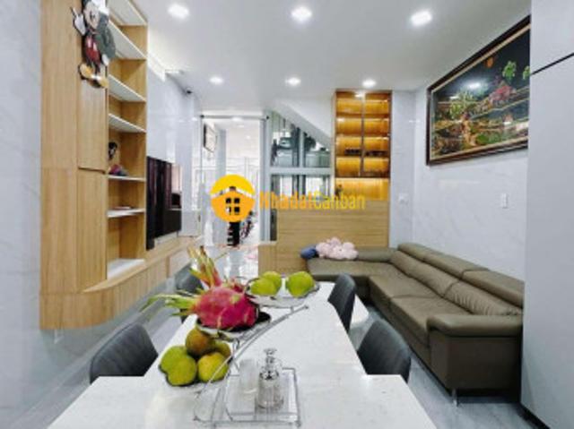 Nguyễn đình chiểu, quận 3, mới đẹp ở ngay, 4 tầng, 39m2, hẻm xe hơi thông, hơn 8 tỉ xíu
