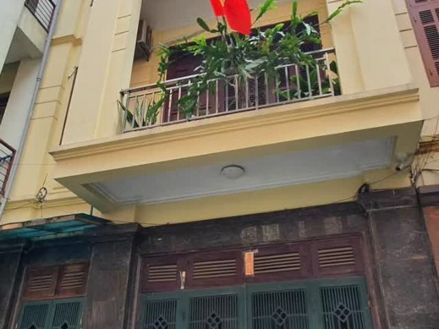 Nguyên căn mới đẹp, mình chính chủ cho thuê nhà, VP, Kinh doanh 130m2_ 4.5T  32 Tr. Cửa Bắc