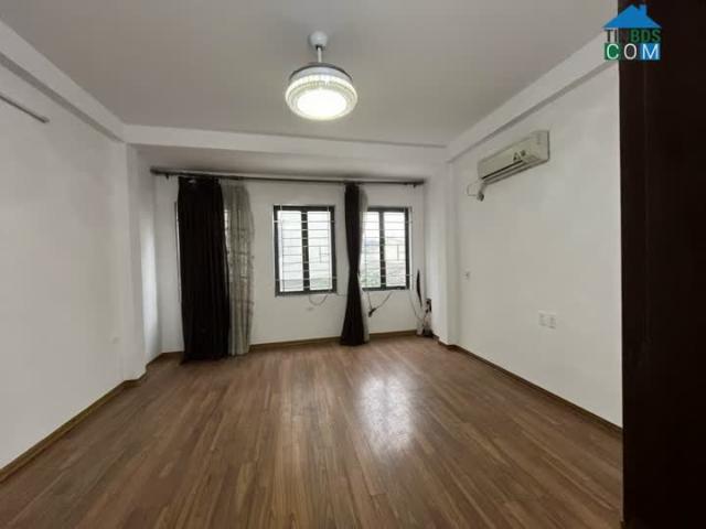 Nguyên căn xây mới, chủ nhà cho thuê nhà, VP, Kinh doanh 105m2  4T  Nguyễn Thái Học 27 Tr