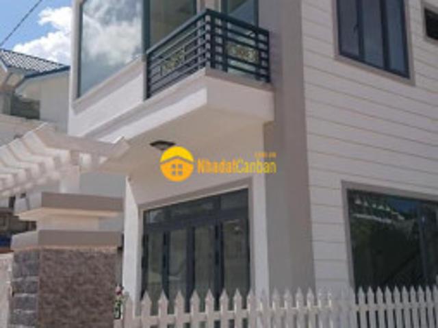 Nd976 bán nhà mới xây đường ô tô nam hồ phường 11 tp đà lạt