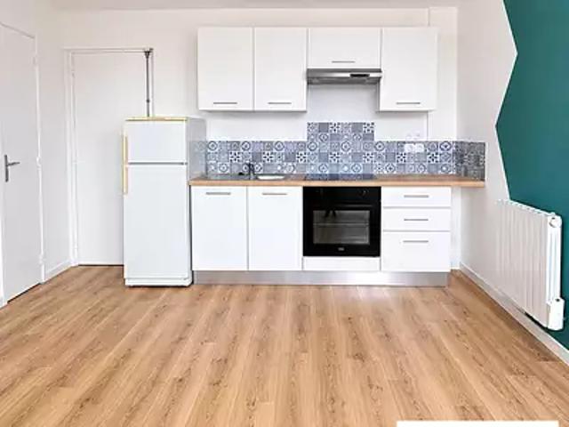 Nemours 77140 Location appartement 2 pièces t2 au dernier étage parking
