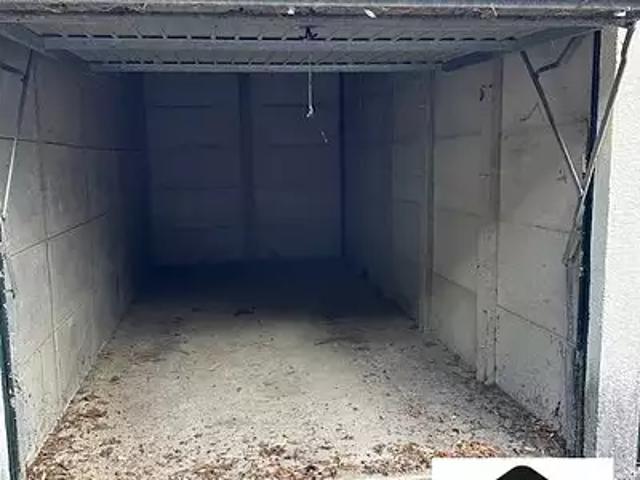 Nemours 77140 Location parking