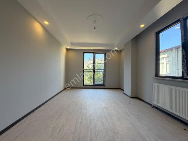 Nenehatun Mh. Atatürk Cd. Üzeri Lüx 2+1 90m² Ara Kat Daire