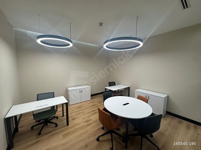Neo'dan Sapphire' de 5 Kişilik Hazır Ofis