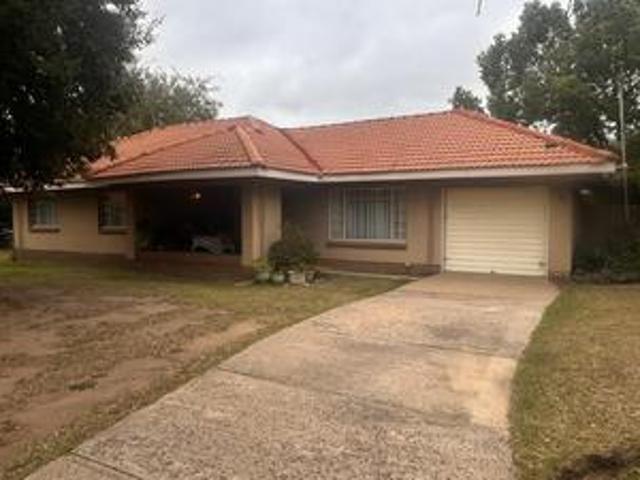neat & move in ready 3 bedroom home