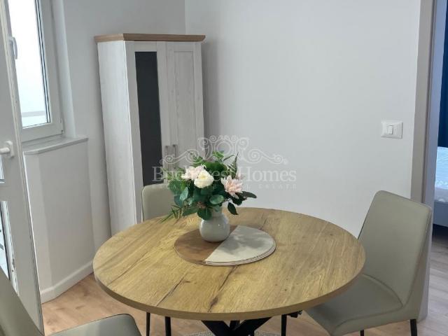 Neat and Tidy Two Bedroom Flat University Quarter