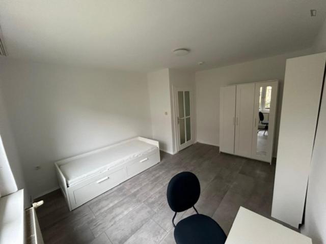 Neat and cosy single bedroom in Baumschulenweg