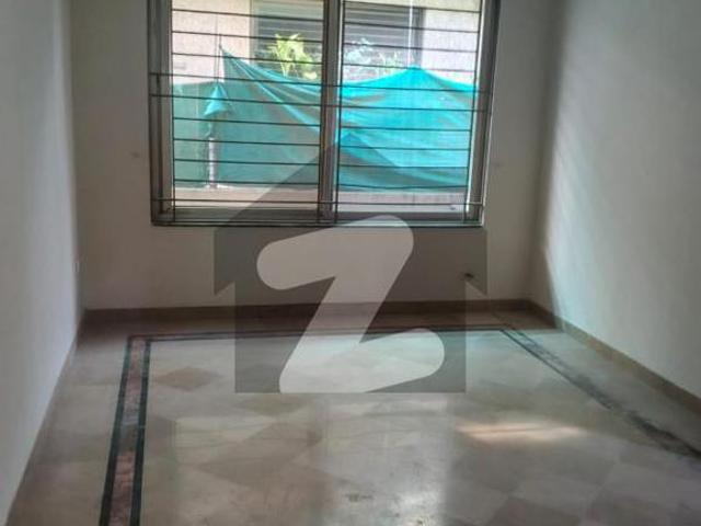 Neat And Clean, 10 Marla Ground Plus Basement Very Reasonable Rent E 11/4