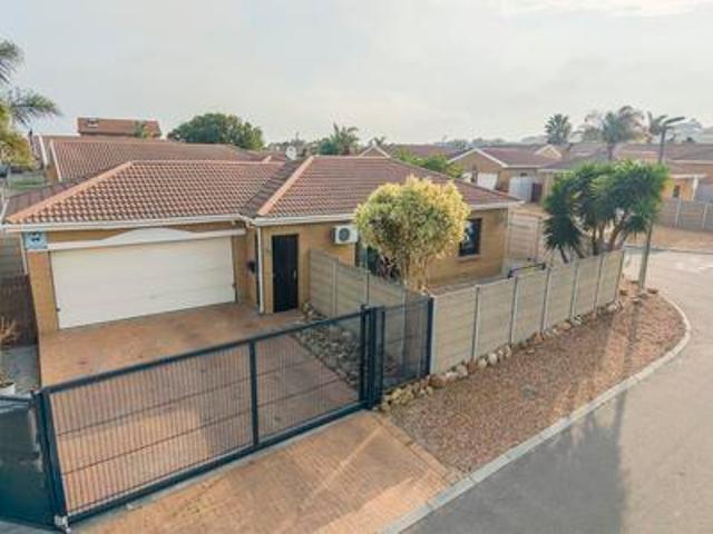 neat and secure 3 bedroom family h.