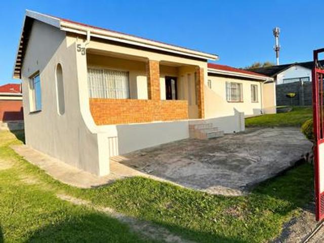 neat and spacious 5 bedroom family h.