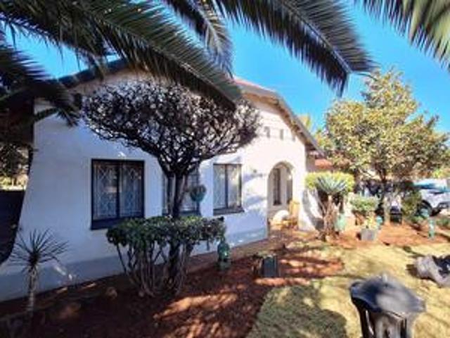 neat and spacious family home in pri.