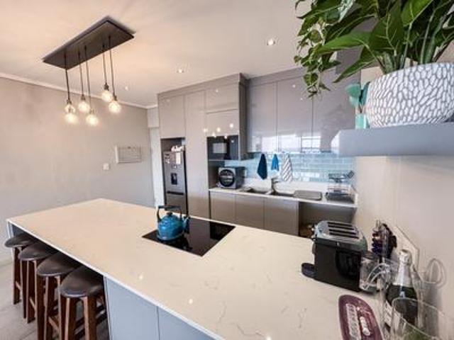 neat as a pin luxury 2 bed apartment.