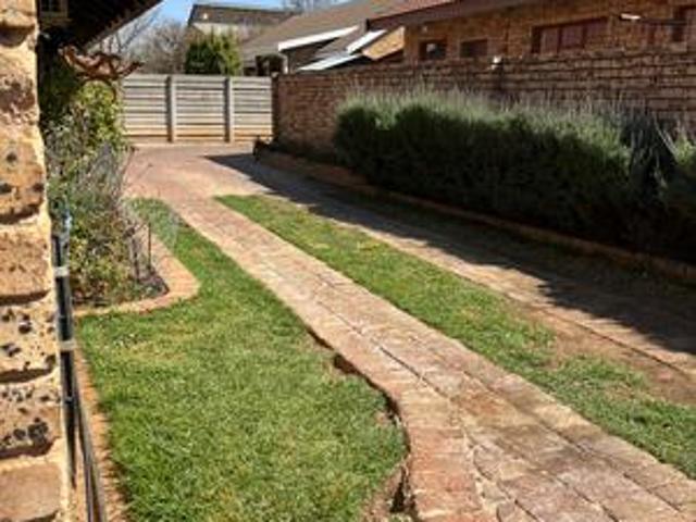 neat bachelor unit available for rent