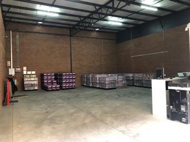 neat & compact industry area unit in.