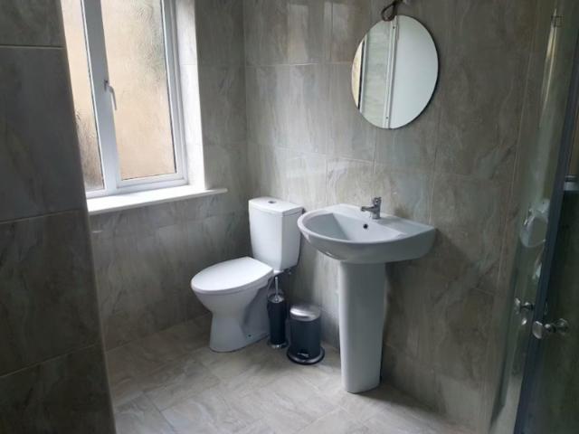 Neat double bedroom in Glasnevin