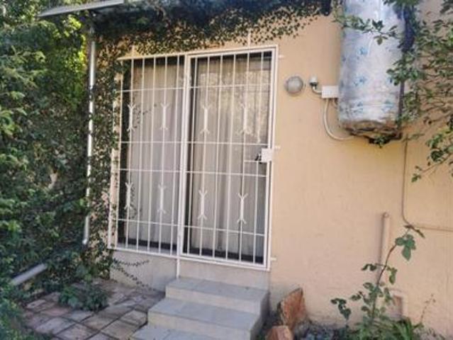 neat furnished one bedroom cottage t.