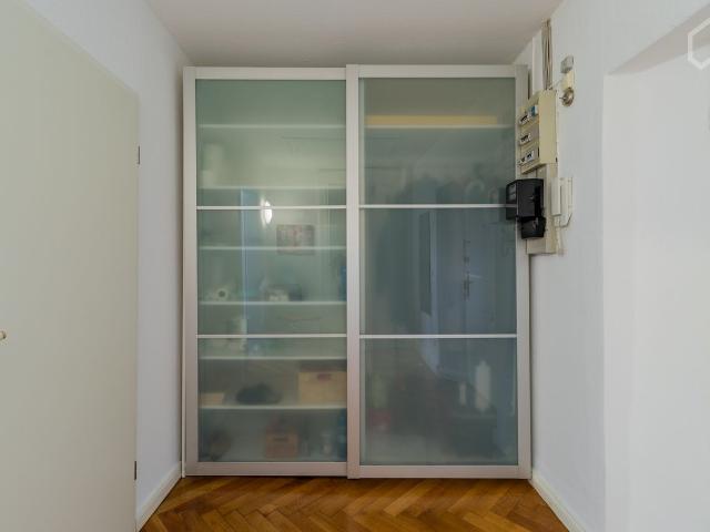 Neat, pretty apartment in wonderful area of Berlin next to Ku'damm central but quiet!, Berlin Amsterdam Apartments for Rent