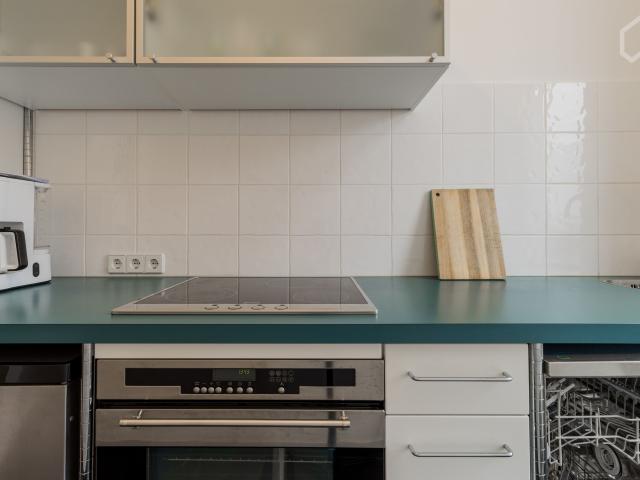 Neat, pretty apartment in wonderful area of Berlin next to Ku'damm central but quiet!
