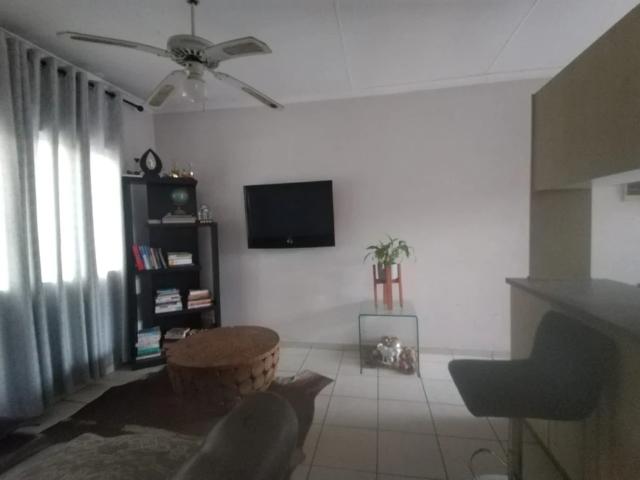 Neat two bedroom flat in Empangeni